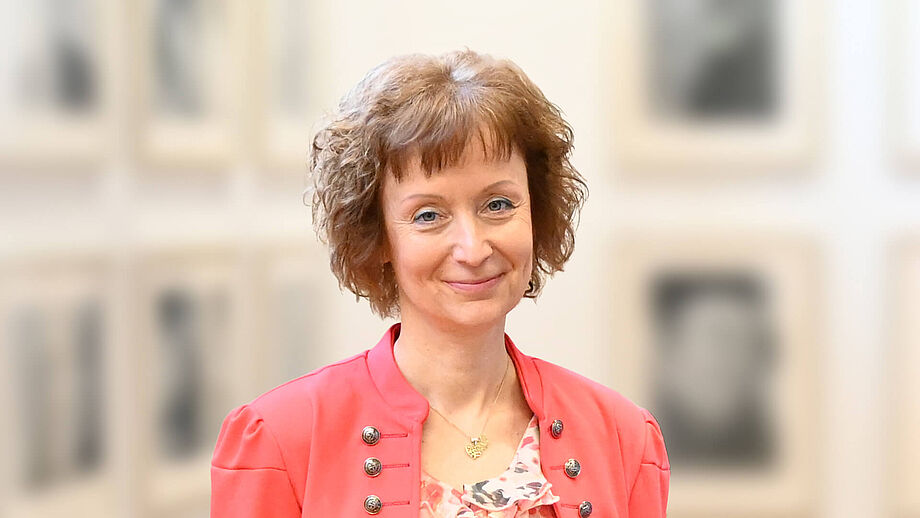 Agnes Szmolenszky. Profile photo.