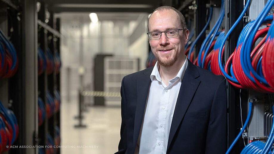Torsten Hoefler. Profile photo.