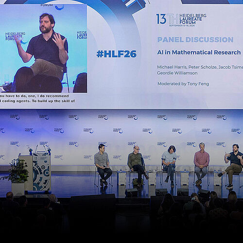 Paneldiscussion of the 13HLF