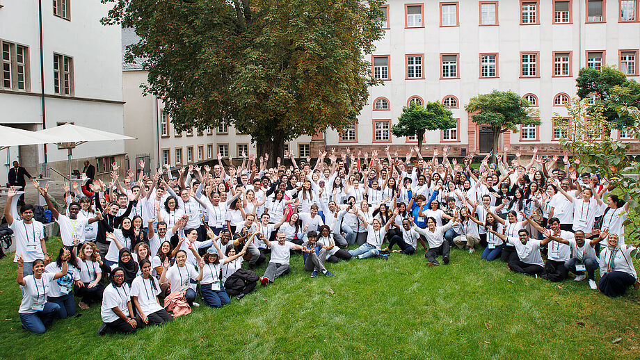 Young researchers at HLF. Group photo.
